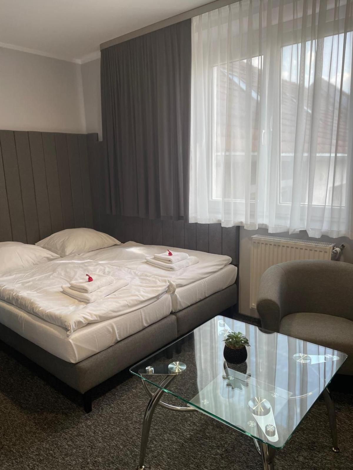 Strzelecka 1 Hotel Opole Exterior photo